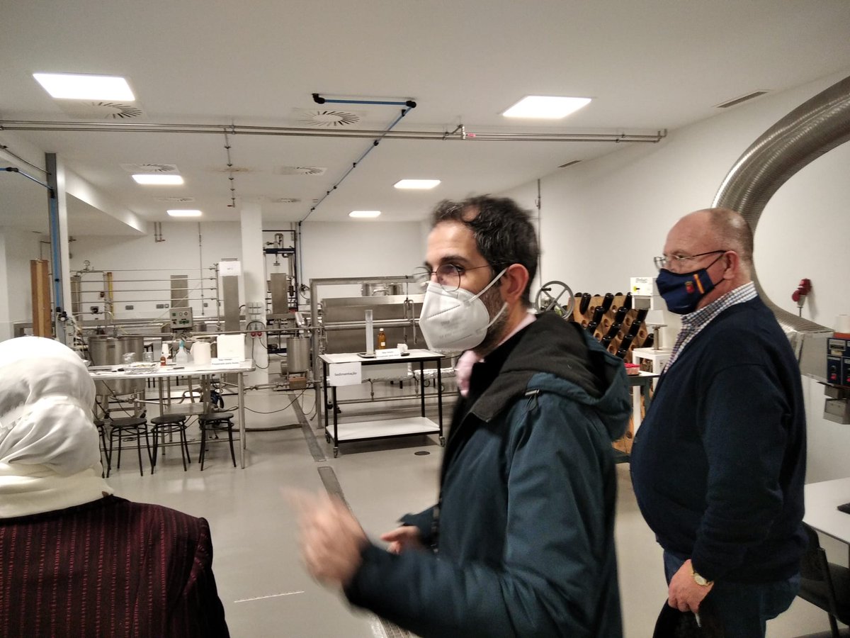 CTCAlimentacion's tweet photo. ▶️Nuestros técnicos visitan la Escuela Superior de Biotecnología de la @catolicaporto en el marco del proyecto #Valormur
✅Captación de conocimiento
✅Búsqueda sinergias en I+D
#economiacircular
#ValorizacionSubproductos https://t.co/G4uipc6JAI