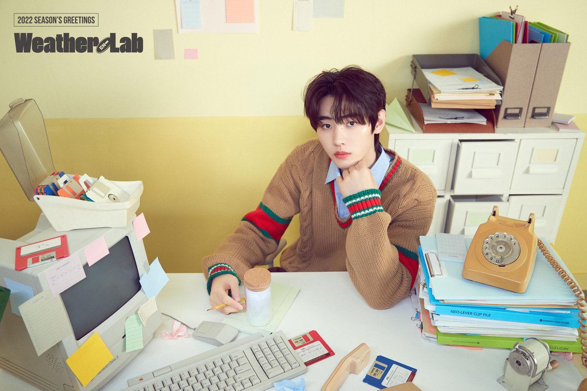 SunghoonBrazil's tweet photo. 29.11.21 • #PIC ❆ Foto do #SUNGHOON para o Preview do Season's Greetings 2022 do ENHYPEN 

#ENHYPEN  #엔하이픈 @ENHYPEN_members 🦁 https://t.co/NKK4FIf2Fl