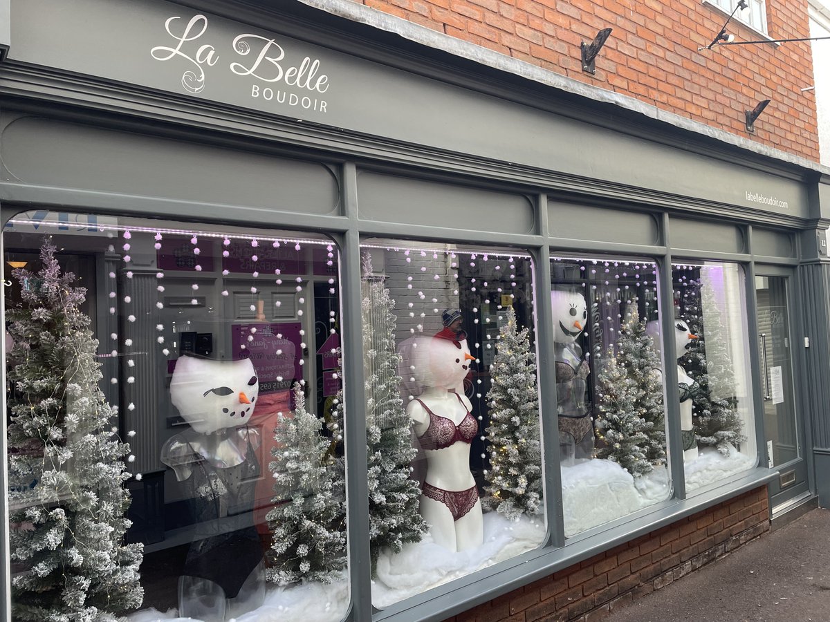 TauntonHour's tweet photo. I took a walk today through the TIQ and saw some of the festive looking window displays #TauntonHour #festivewindows #windowdisplays #Taunton https://t.co/xExpRkA6bd