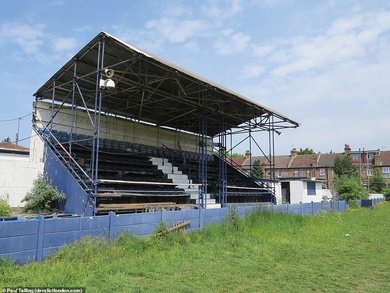Bring back Leyton FC is a campaign Facebook page that has been set up for the purpose of returning local football to the Hare and Hounds ground and hopefully reform Leyton FC as a local community-run football club. 

>> bit.ly/BringBackLeyto…

Please like this campaign page.