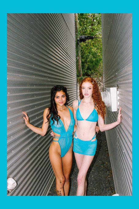 Anyone wanna Skype today? We did our first video call last night and it was so hot 🥵 https://t.co/Et