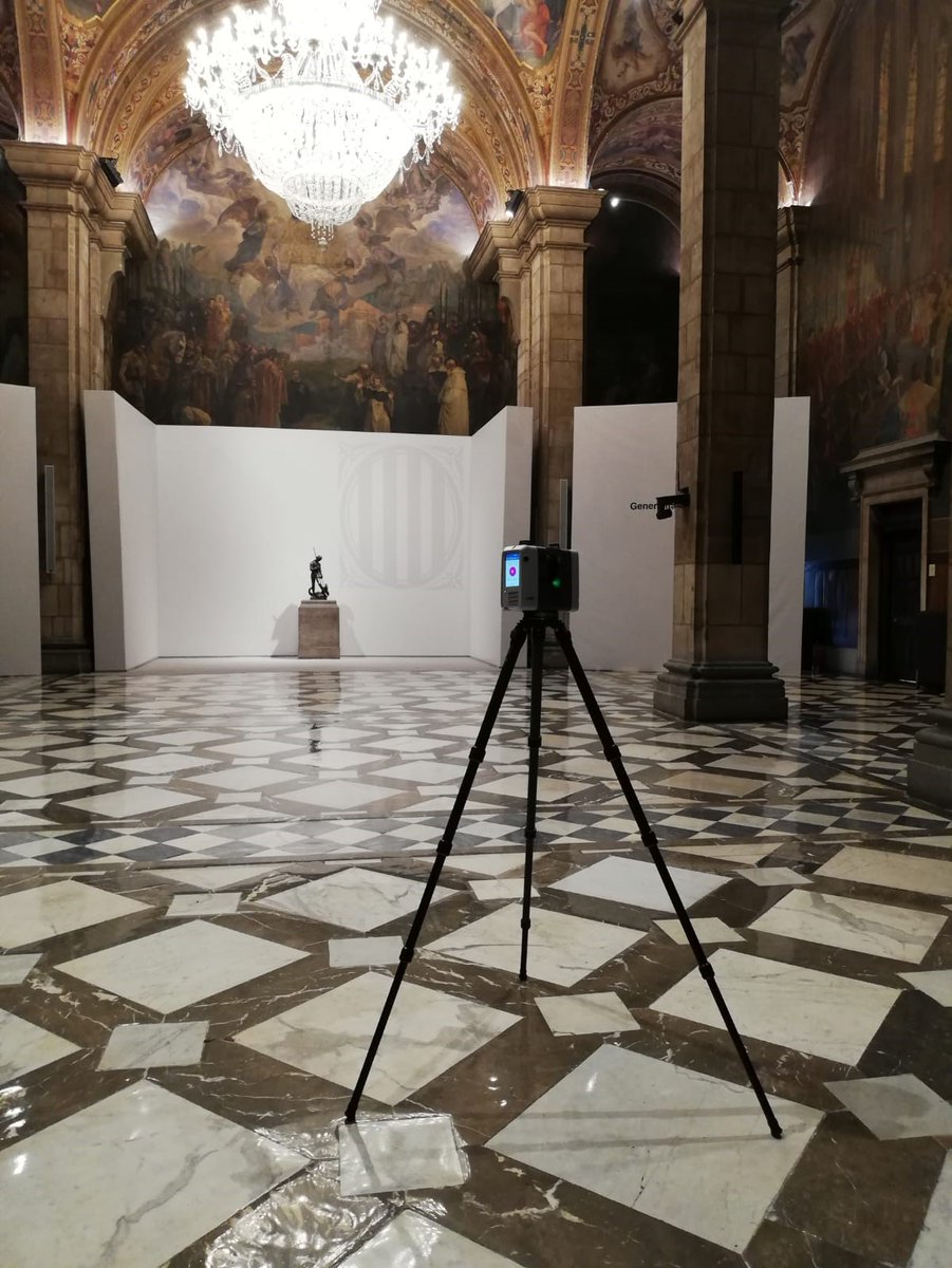 patrimonigencat's tweet photo. @govern @cultura_cat 2/4 | 🔎 Per tal de recollir el màxim detall s'apliquen 2️⃣ tècniques: l'escaneig làser per l'arquitectura i la fotogrametria per les pintures. Tot amb una il·luminació especial d’alta qualitat. 🔦 @govern @cultura_cat https://t.co/JeEZB9oIet