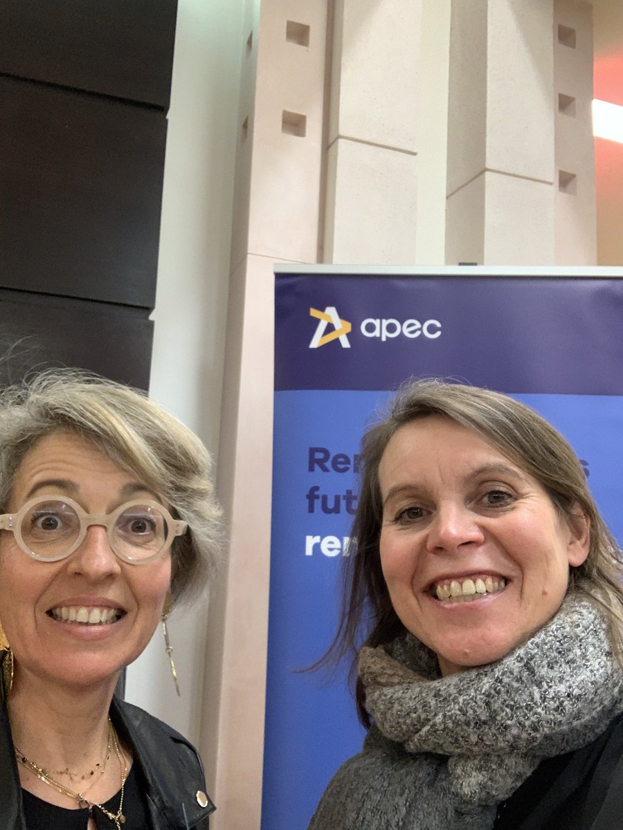 ApecPDL's tweet photo. [Trophées PME RMC] dans les starting-blocks pour la remise des prix des PME de la région Ouest. Notre déléguée Michèle Sallembien retira le prix de la PME creative  😀 https://t.co/6OZnG2B8wj