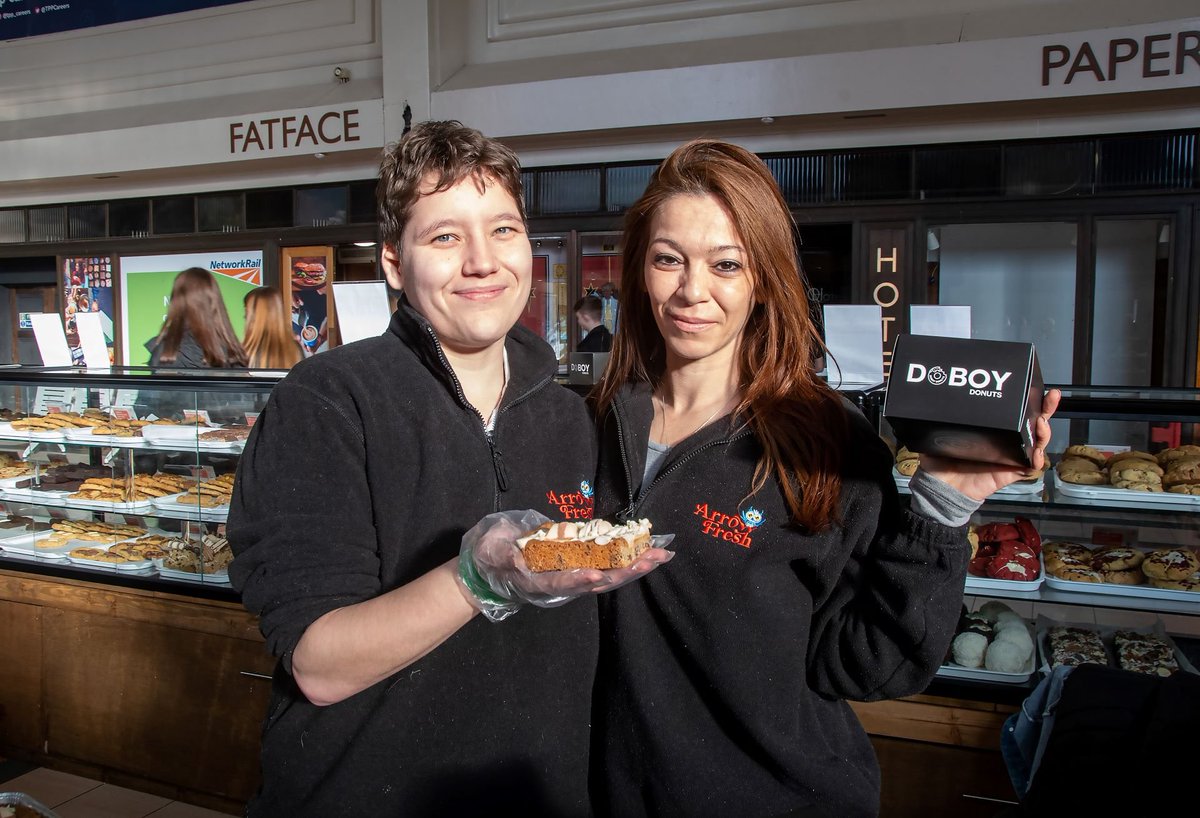 SpaceandPeople's tweet photo. @ArrowFreshUK has recently opened a kiosk at Leeds station, definitely worth a look if you are nearby – your taste buds will thank you 😉
@NetworkRailLDS 
#spacespecialists #retail #trainstation #foodretail #trainstationretail #leedsstation #local #yorkshire https://t.co/gVWsdj1zkY