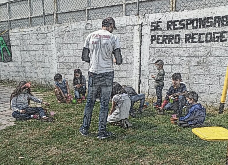 HABITUSAC's tweet photo. Este domingo 28, estuvimos con las infancias de la Unidad Habitacional San Pablo Xalpa, #ForjandoHabitus con una actividad de siembra en colaboración con @ElRuleOficial @CulturaCiudadMx Construyendo espacio público en comunidad. Sistema Milpa @SEPICDMX @cyberserna #Ruleteando https://t.co/z9s624RbpN