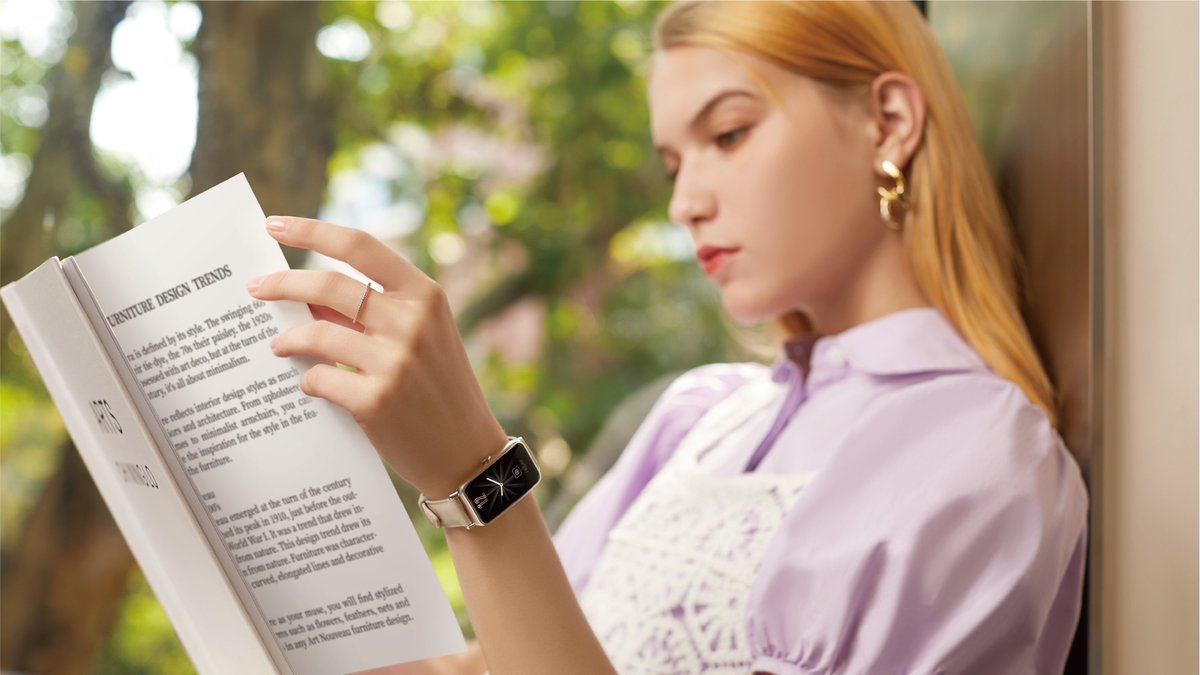 HuaweiMobilePT's tweet photo. Desfrute da verdadeira elegância do design clássico retangular do #HUAWEIWatchFitmini. A sua moldura metálica e redonda, adiciona uma elegância intemporal ao seu estilo.
Adquira já o seu aqui: https://t.co/OAoOShXTza https://t.co/FVogkjdrJl