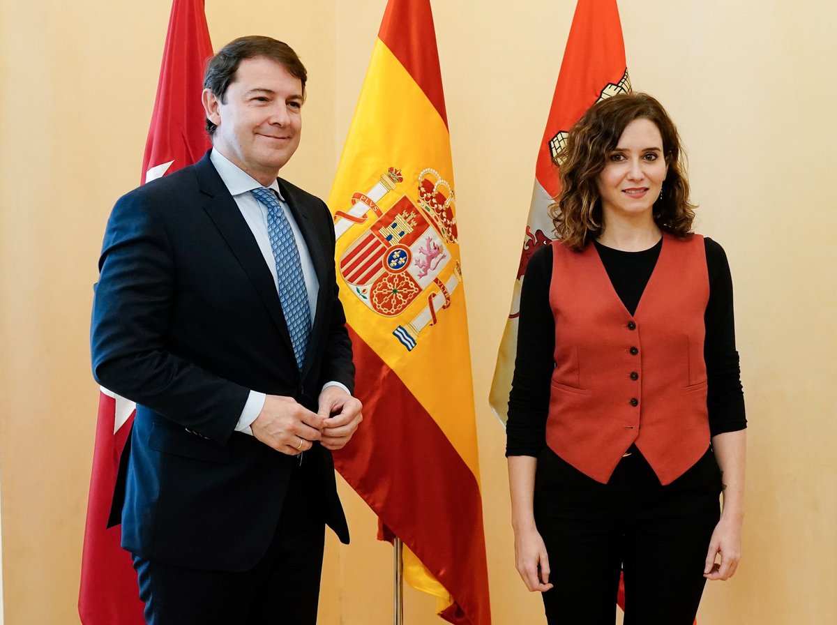 alferma1's tweet photo. Muchas gracias @IdiazAyuso por tu amistad y tu hospitalidad. Y sobre todo por la leal colaboración institucional que siempre hemos mantenido y mantendremos tanto la @ComunidadMadrid como la @jcyl para mejorar la vida de las personas de nuestras CC.AA. https://t.co/WYlcGsPhak
