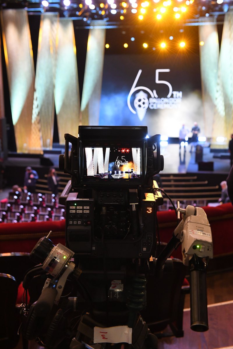 ballondor's tweet photo. We're getting ready... 2h to go before the ceremony! 

#ballondor https://t.co/3cVYw3aUi2