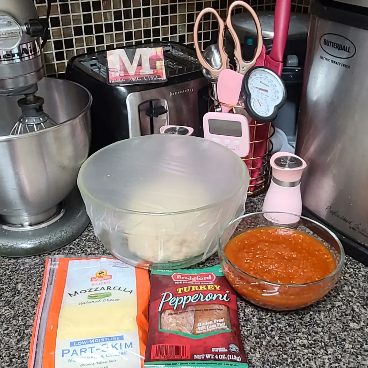 MalikahsCart's tweet photo. Another fun night in my kitchen #softpretzels #pizzapretzels #cheesesteakpretzels #malikahskitchen #tastethelove #letmefeedyou #halal #fun #delicious https://t.co/Wjrf788PXp