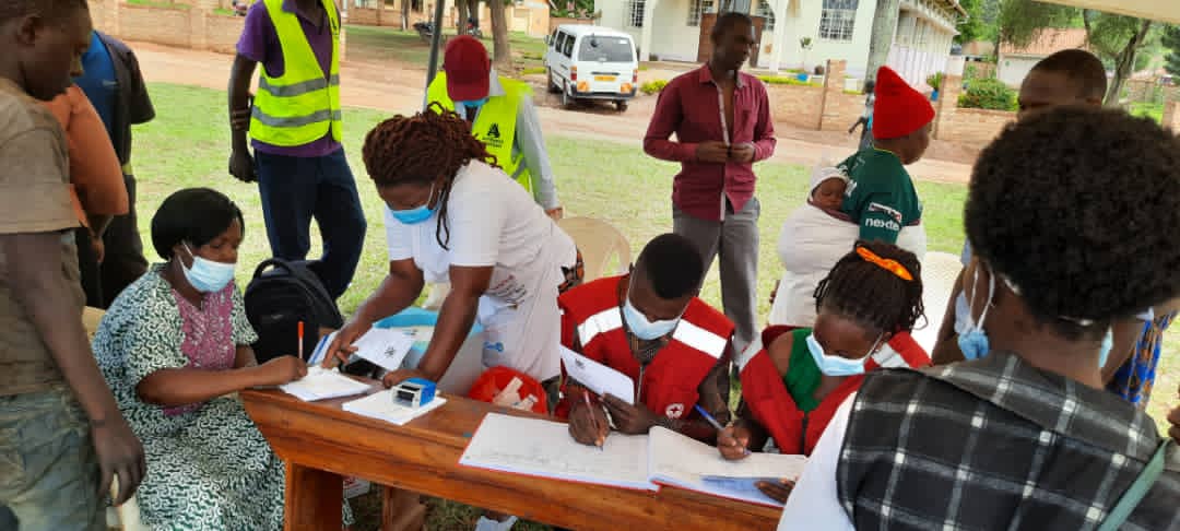 menofthenightug's tweet photo. It was a successful vaccination drive at masaka kijabwemi play ground. Thanks for the massive turn up as always!!!!.
#youareessentialtoo
#Getyourjab
#4UME&THEENTIRE🌈 https://t.co/v04EvkI0yn
