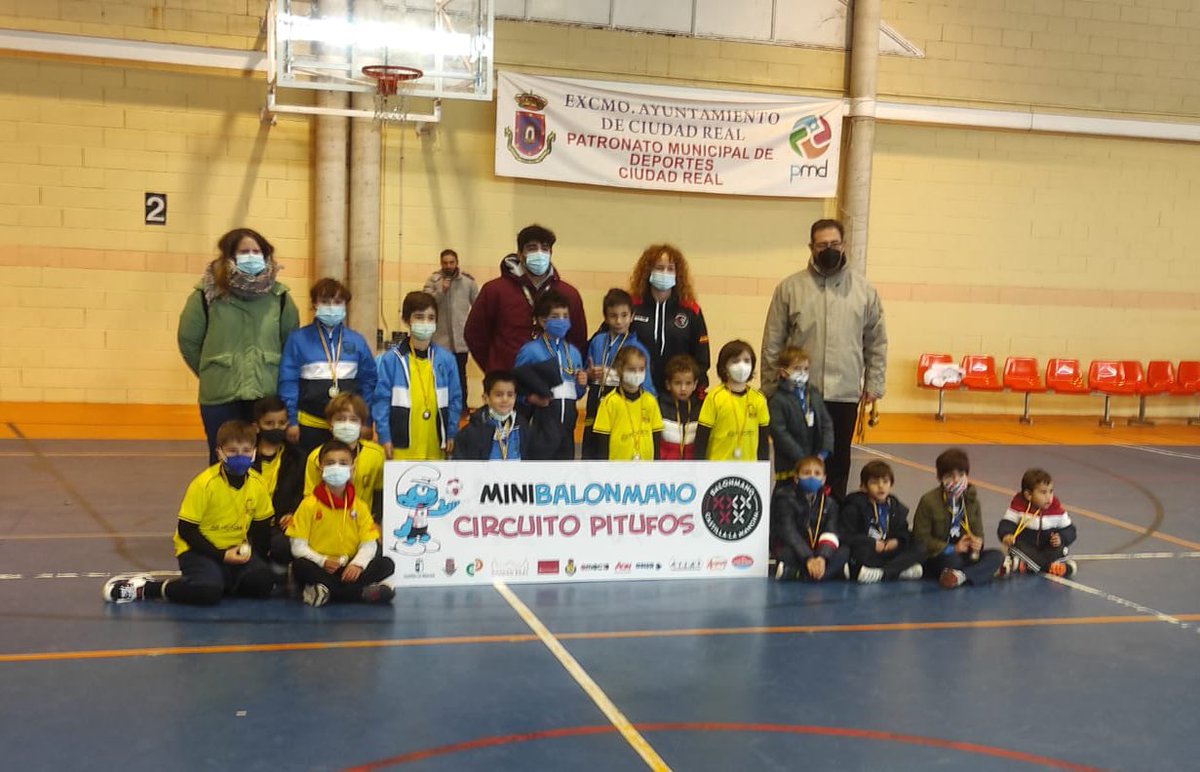 BM_Caserio's tweet photo. 🤾🏻♂️🤾♀️🔥 ¡Un placer participar este fin de semana en el Poli Rey Juan Carlos de @AYTO_CIUDADREAL en el primer Circuito Regional Pitufos @fbmclm!
👉Nuestros equipos de base #MiniBalonmano lo pasaron en grande. https://t.co/VuU5mTbSCN