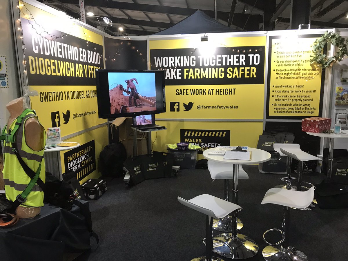 tinamorgan991's tweet photo. Today at #RWASWinterFair why not pop by and see us @farmsafetywales https://t.co/D0a0MZZswN