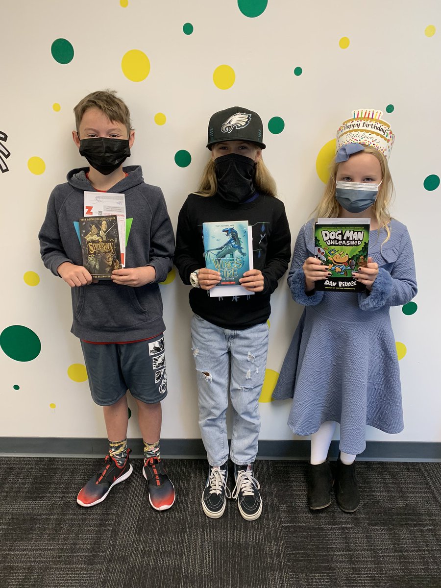 Haweselementary's tweet photo. We kicked off our return from break by recognizing some rockin hawk superstars! #dokind #behawesome #hawesnation #wearehbcsd https://t.co/xlF9cTjTmW