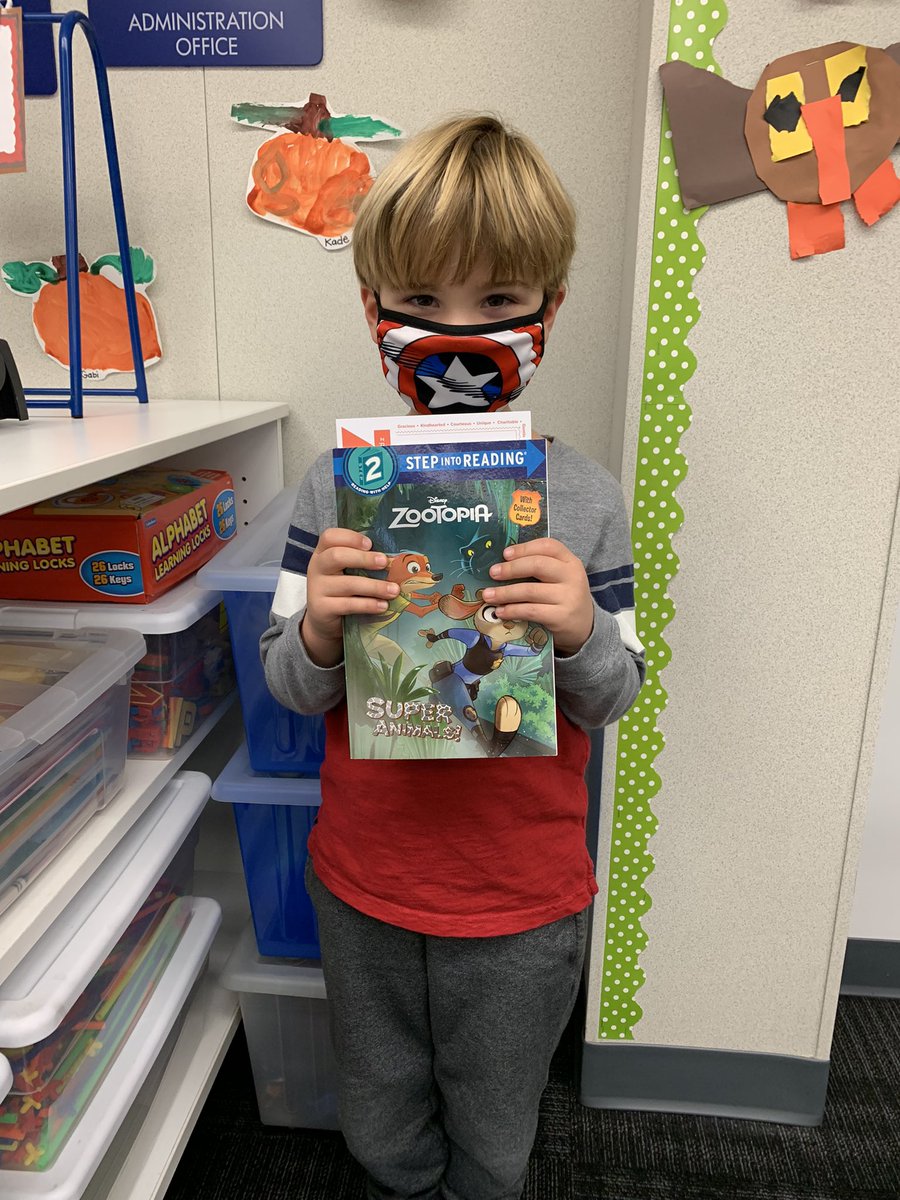 Haweselementary's tweet photo. We kicked off our return from break by recognizing some rockin hawk superstars! #dokind #behawesome #hawesnation #wearehbcsd https://t.co/xlF9cTjTmW