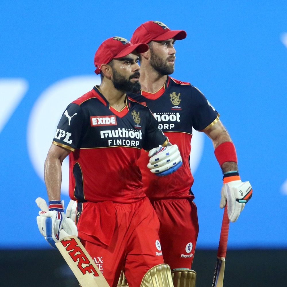 LaunchpadSports's tweet photo. BREAKING: Royal Challengers Bangalore have retained Virat Kohli and Glenn Maxwell ahead of the IPL Mega Auction. 

#IPLretention #IPL2022 #IPLAuction #RoyalChallengersBangalore https://t.co/iTYp7890Fe