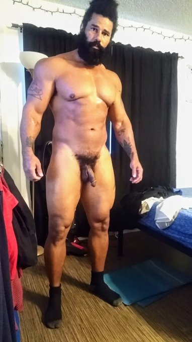 Wakey wakey eggs and bakey #samsonbiggz #mrbiggz #kingsamson #malemodel #underwearmodel #blackbull #malestripper