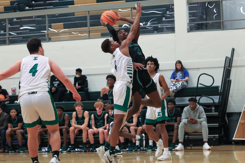 AlecEtheredgeSC's tweet photo. Pelham's boys basketball team is on fire right now and won all three games at its own tournament last week to claim the championship. The Panthers have shown a lot of depth early in the season. 

Story/Photos: https://t.co/jxiyQLwAhy https://t.co/nG9QX9HWqR