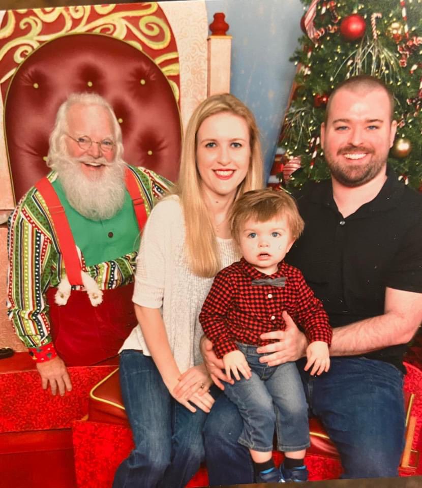 CourtneyRCooper's tweet photo. Someone got to see Santa on Sunday. 😊 @actordougjones Just wanted to say how much it meant to us that we got to finally meet you. We absolutely adore you. Every time I look at the autograph, it brings tears to my eyes because it means so much to me. So thank you. 😊 https://t.co/qubaGUfJvj