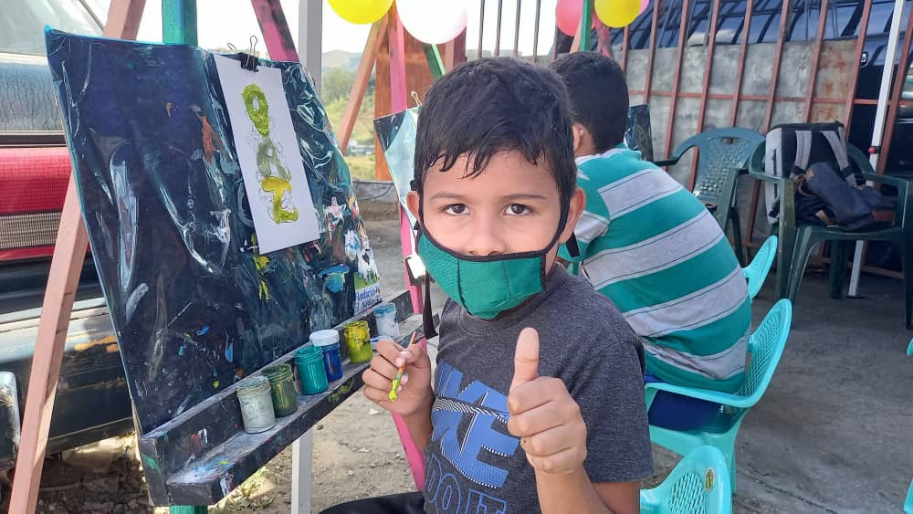 FNNSimon's tweet photo. La #Fnns trabaja eficazmente para generar sonrisas y felicidad a las niñas, niños y jóvenes de la Patria @NicolasMaduro @ConCiliaFlores @vmsfelicidad https://t.co/aLWXVgcPll