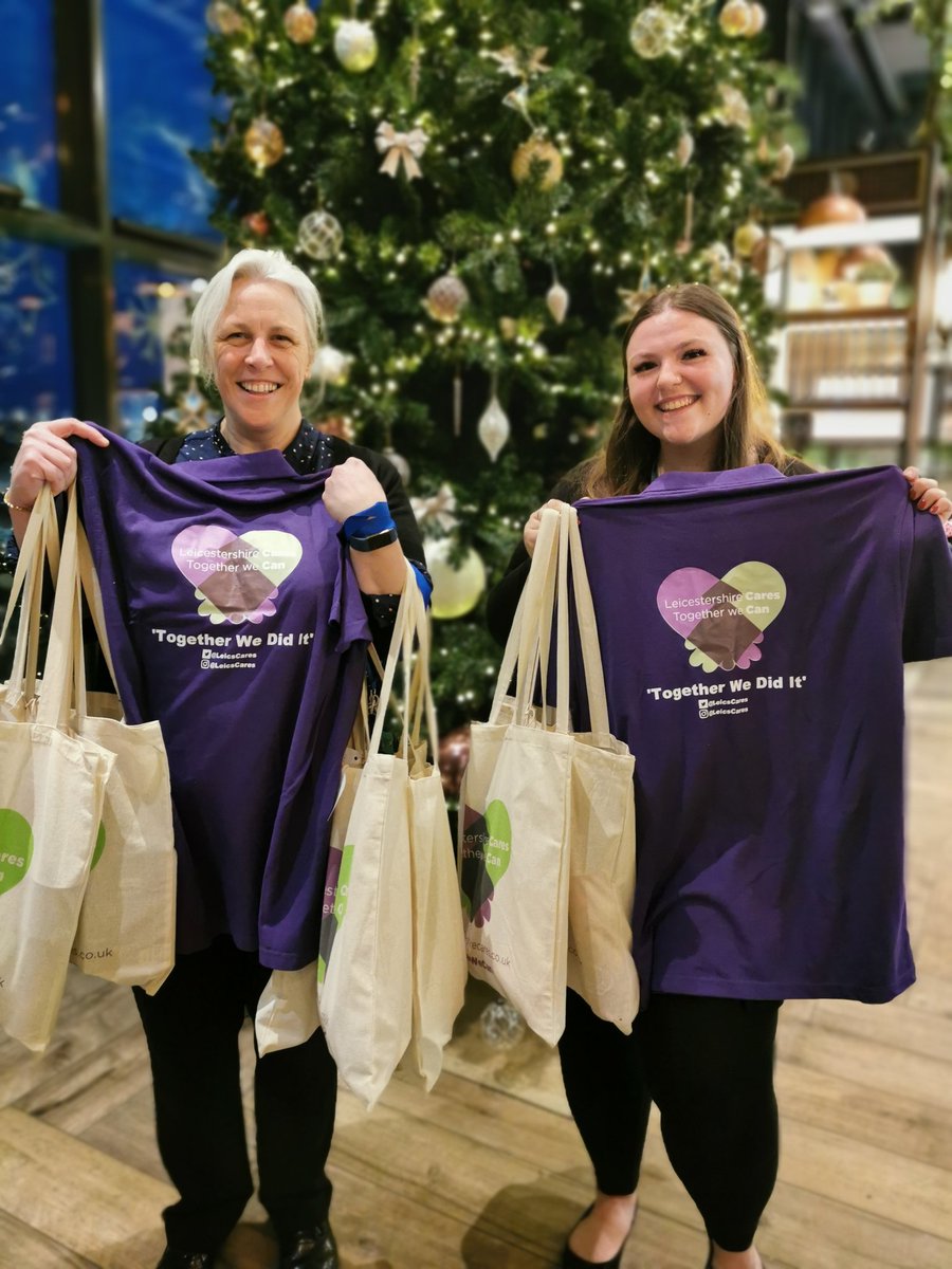 A HUGE thanks to Everards who have filled their #BagsOfHope for many children, families and communities who are in danger of being left behind this Christmas. Jenny and her team have worked so hard to fill 45 bags for the campaign.#TogetherWeDidIt
#LetsMakeADifference https://t.co/BvGHdVmpkH