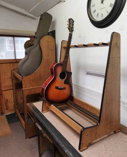 stand_made's tweet image. Leaving our busy little workshop this week... single-tier and double decker guitar racks in weathered oak. Perfect name given the stormy weather we've been having! 

#oak #buybritish #guitarstand #guitarstorage #guitargear #madetoorder #handmade