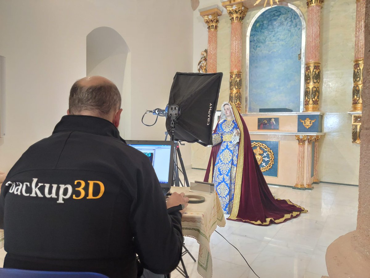 ageo3d's tweet photo. Nuestra primera obra de #Salzillo en #3D: la Virgen de los Dolores de #Tobarra.

Muchísimas gracias a la cofradía por hacemos sentir como uno más de esa gran familia durante los trabajos de captura de datos. 

Pronto tendrán su #backup3D de altísima precisión. 👌 https://t.co/BtVzrWESDs