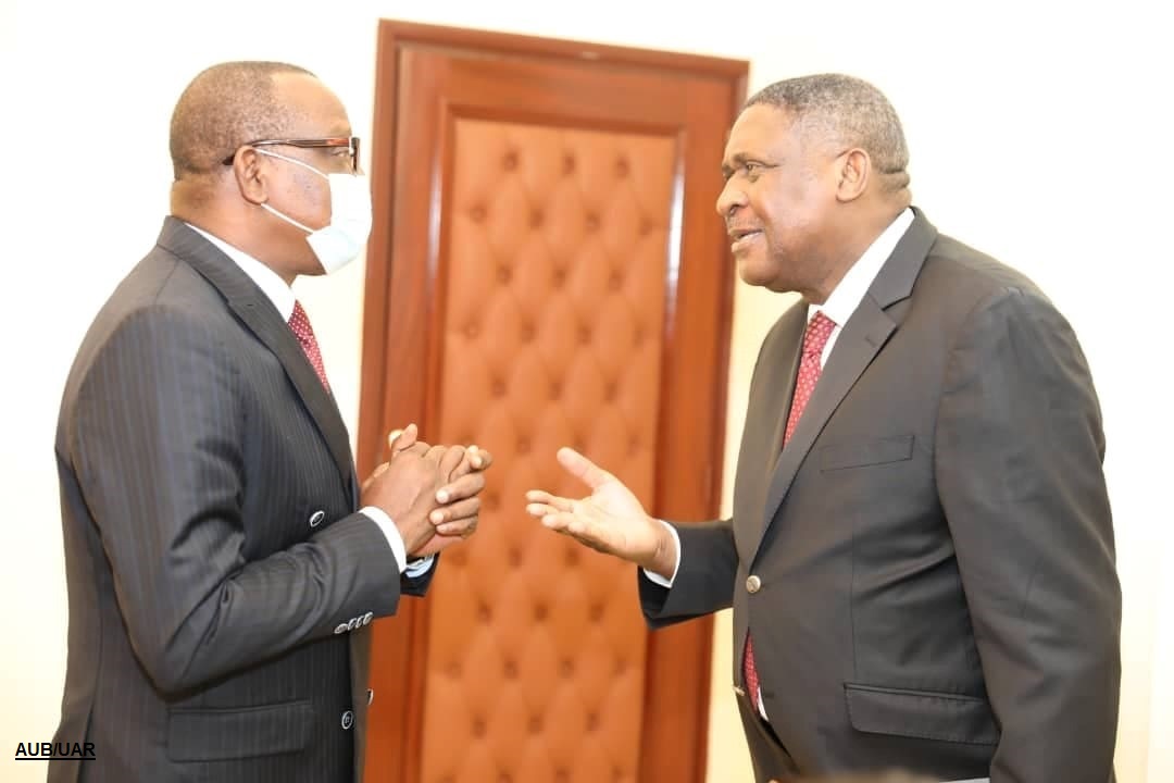 Prior to  #AUB's Seminar on the exploitation of AFCON TV Rights to be held from 30/11 to 1st/12, 2021 in Yaoundé,  a three-man Delegation headed by AUB's CEO, Mr. Grégoire NDJAKA, was received in audience this morning by Cameroon's Minister of Communication, Mr. Emmanuel SADI.