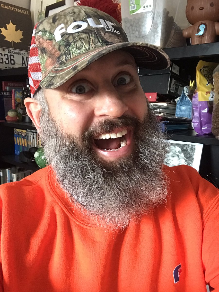 SeXXXyEddy69's tweet photo. You want my good side?
My bad side?
Or my SeXXXy side!
@fourloko #sexxxyeddy #iminlovewitdaloko #DickDynasty #bringbackfourlokotocanada #godblessmerika #ilovefreeshit https://t.co/ZkoMzA5OqM