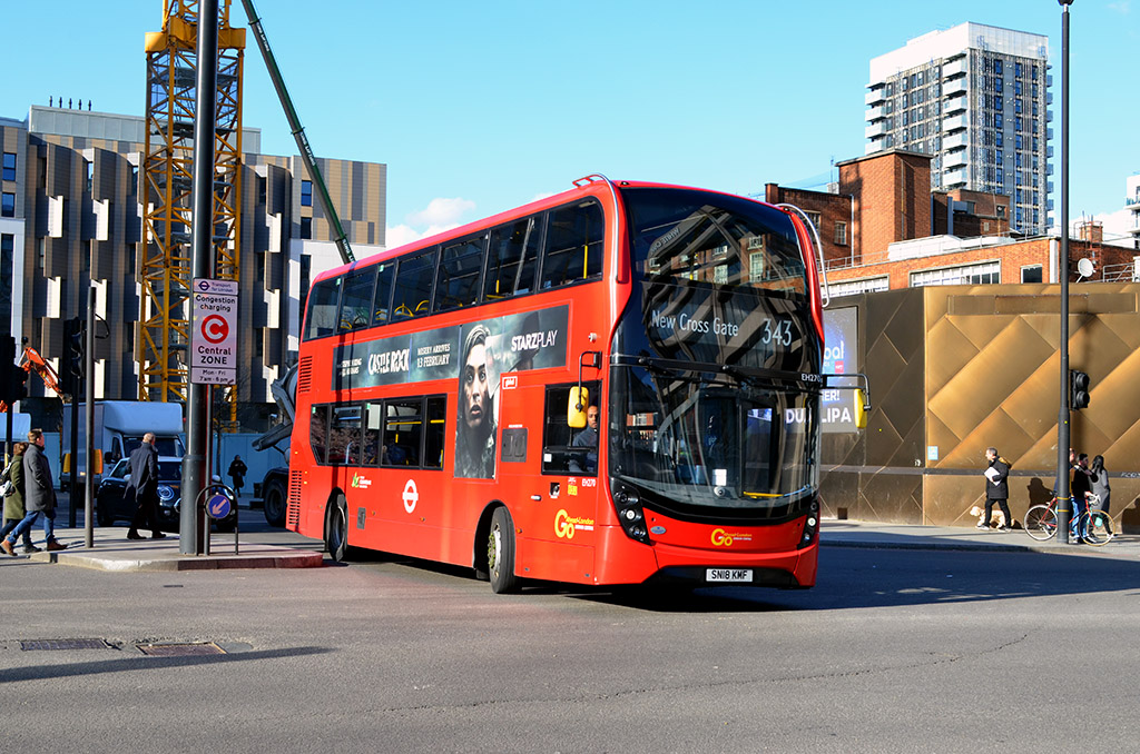 LSPhotography76's tweet photo. Go Ahead London Central Alexander Dennis Limited Enviro400 MMC SN18 KMF (EH270) working Route 343 turning into Aldgate High Street.
If you would like to view more, please check out https://t.co/eJO2I93W90
#BusEnthusiast #LSPhotography #Londonbus #GoAheadLondon #AlexanderDennis https://t.co/TCdf0OZx52