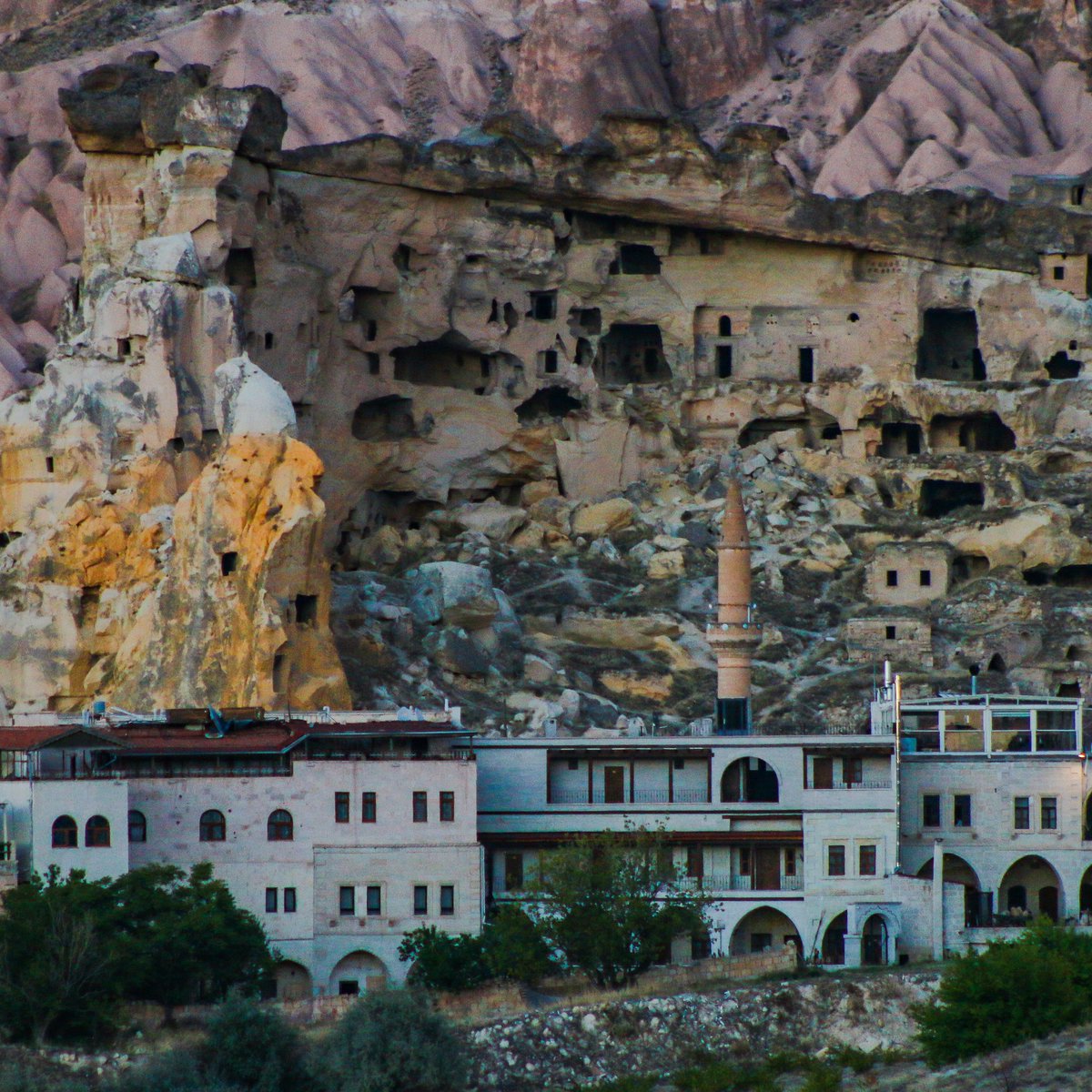 Kapadokya 🧡
#Kapadokya #Nevşehir
#LiveForTheStory #CanonTürkiye #GoTurkey #Cappadocia 
#anadolugram #turkey_home #comeseeturkey #manzara #mountainlandscape  #turkshotss  #ig_turkey #turklikeben #Ürgüp #Göreme #Peribacaları #Avanos  #thebestdestinations