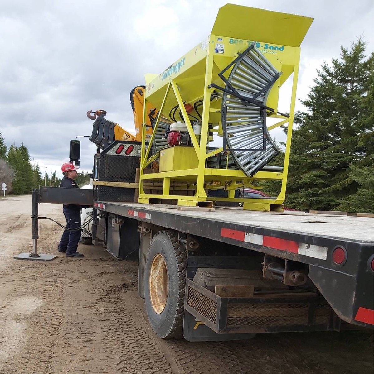 PremierScottMoe's tweet image. I have offered @jjhorgan any resources that our province can provide to support their response to the devastating floods. 
 
Over the weekend, Saskatchewan sent sandbagging machines, Hesco Barriers (temporary walls), and a SPSA employee to support the emergency response.