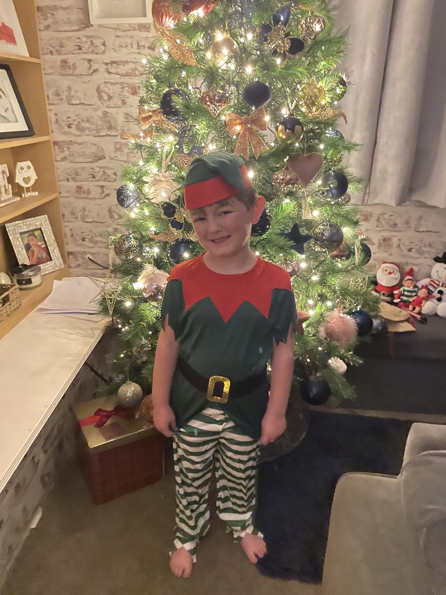 cecoley87's tweet photo. @GilberdykeRocks  Ellis’ costumes arrived for his school play,he made me take a pic to send to you… https://t.co/uRmrTXI1jP