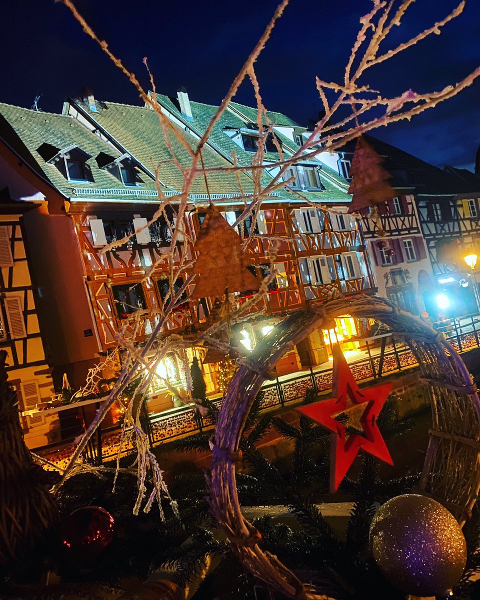 MarquartF's tweet photo. petit rituel du soir 😎 #noel2021 #Noel #colmar #alsace #Christmas https://t.co/mh5Jq53HOV