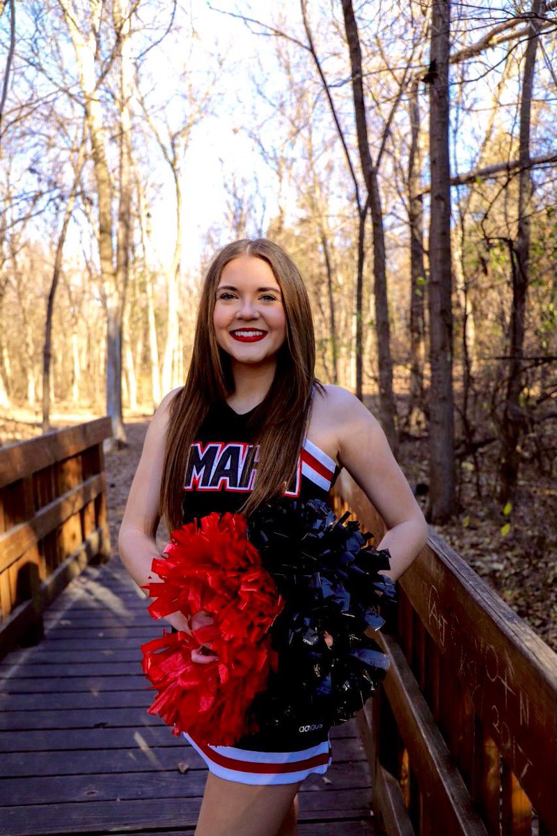 OmahaCheer's tweet photo. ❤️Meet the Mav 🖤

Meet Rylee Mowen 

My age: 21

My major: Business Administration with a minor: marketing &amp; management 

My hometown: Johnsburg, IL

#meetthemavmonday https://t.co/QxoEr7hHi3