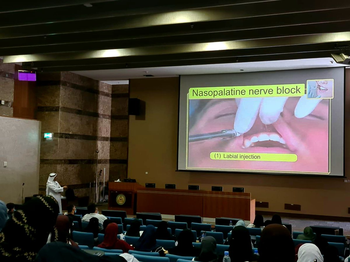 HAlmoallim's tweet photo. من كورس أستاذنا د. سليمان الشلهوب رحمه الله في التخدير الموضعي اليوم في جامعة الملك سعود بن عبدالعزيز للعلوم الصحية.. مع الشكر للدكتور علي الأحيدب عميد الكلية والدكتورة نجلاء الرجيعي. https://t.co/C1lGaIGRen