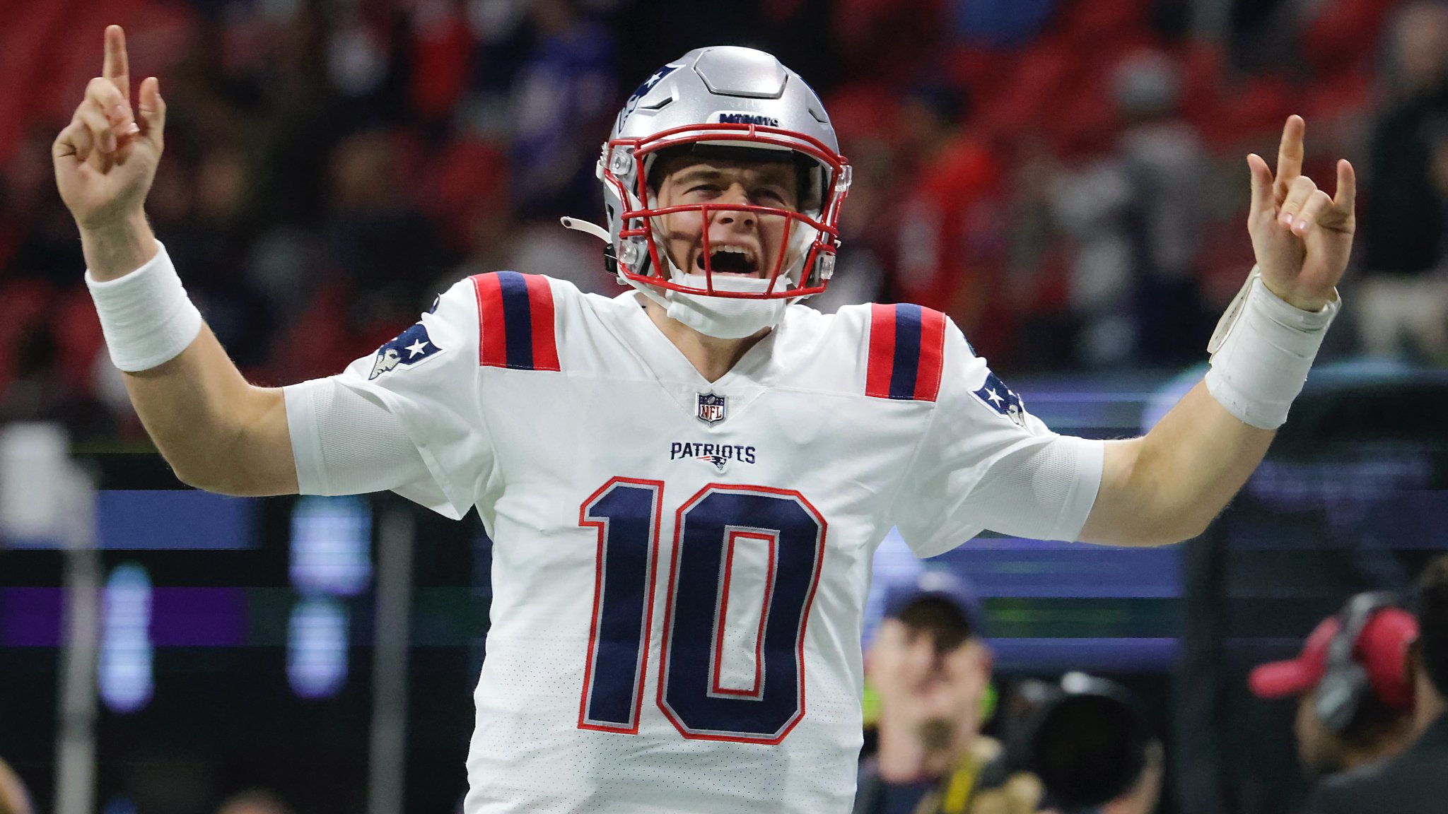 NFL on CBS 🏈 on Twitter "Most games with 65+ comp pct this season Mac Jones 10 Tom Brady 8 Joe