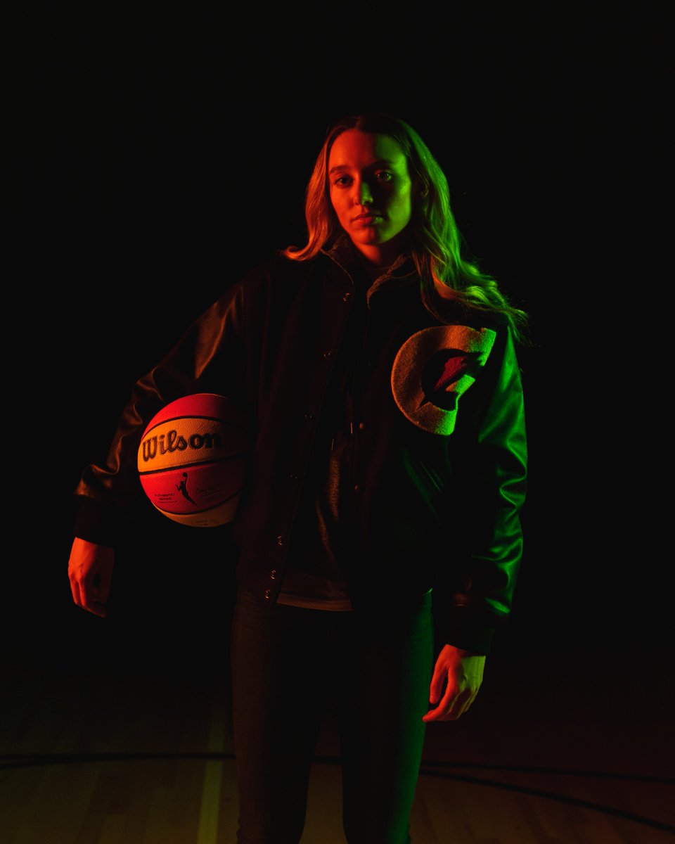 Paige Bueckers has officially signed a deal with Gatorade. 

She is the first collegiate player to sign with the brand. Tuff.