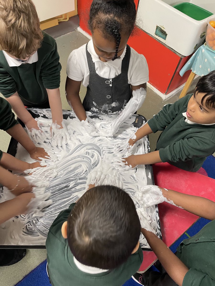 bygrove_primary's tweet photo. Oh so messy! We love messy play with our friends in Nursery. Children enjoyed taking part in sensory writing for #WriteDance today. #eyfs #fun #edutwitter https://t.co/g1YVvrhJMz
