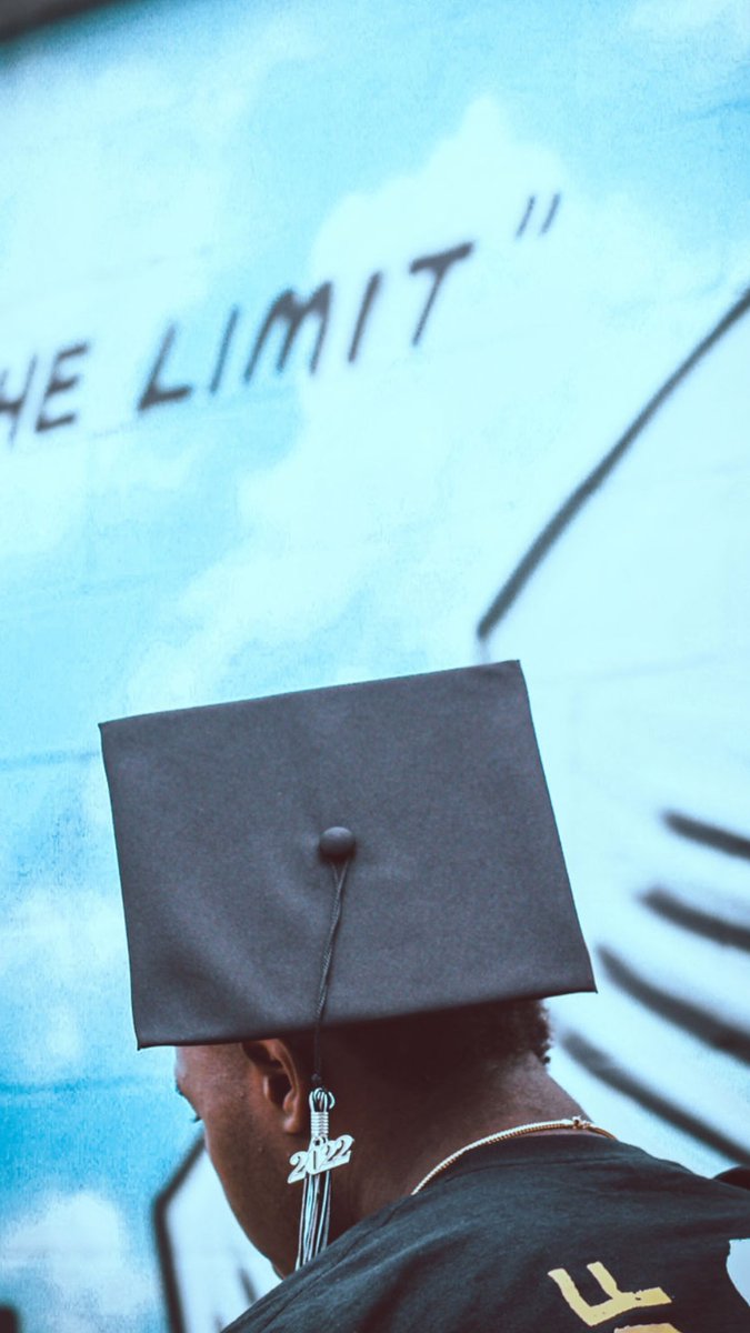 visualtothet's tweet image. up Next.
••
Shot by | @Visualtothe_T 

#Proudbigcousin #houstontx #txgraduates #Highschoolgraduate