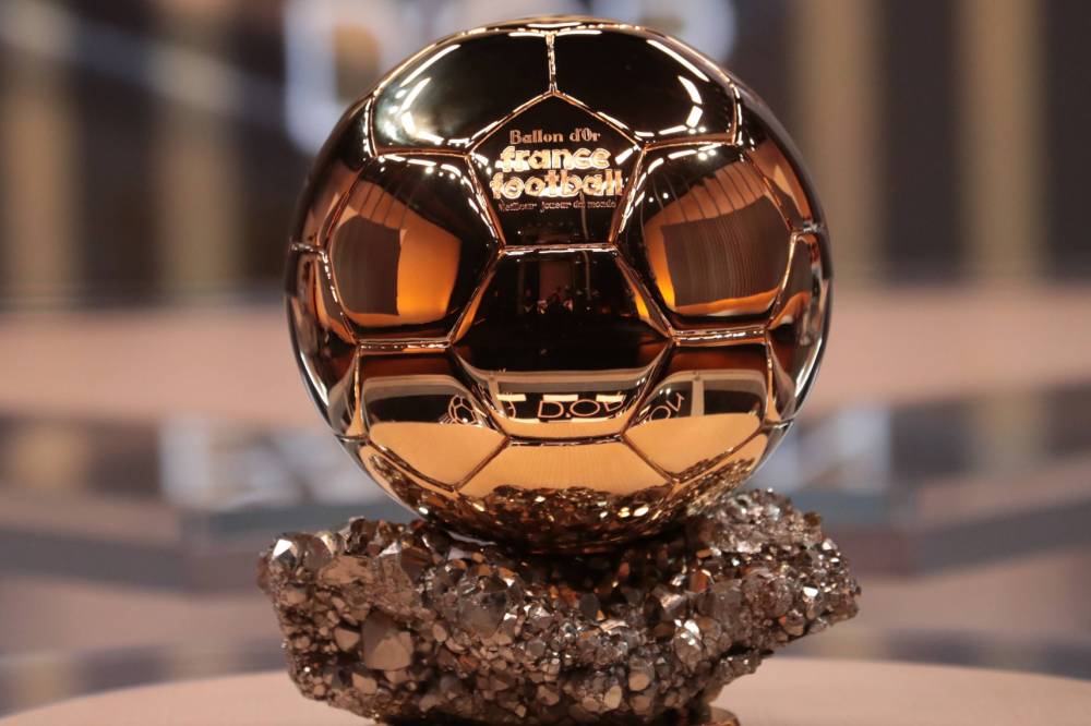 beINSPORTS_TR's tweet photo. 🔥 Ballon d'Or oylamasına göre 2021'nin en iyi 10 oyuncusu!  #ballondor

🇫🇷 Karim Benzema
🇫🇷 N’Golo Kante
🇫🇷 Kylian Mbappe
🇵🇱 Robert Lewandowski 
🇵🇹 Cristiano Ronaldo
🇦🇷 Leo Messi
🇮🇹 Gianluigi Donnaruma
🇪🇬 Mohamed Salah
🇮🇹 Jorginho 
🇧🇪 Kevin De Bruyne https://t.co/rxLlSkc16R
