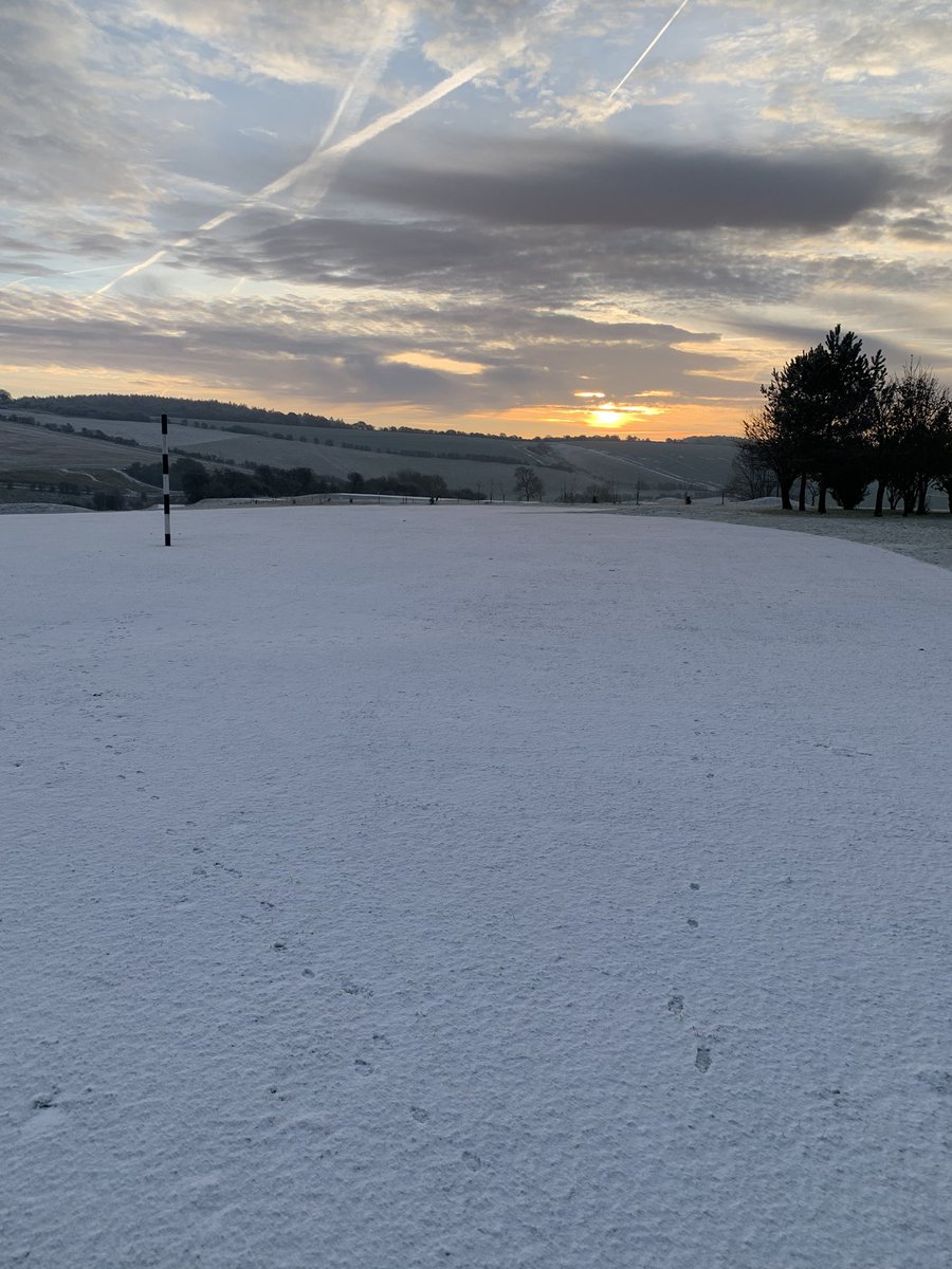 Mark572509852's tweet image. Well it snowed ❄️ still a good day to protect the course and start getting the shed in order! #snowday #greenkeeping #everythinghasahome