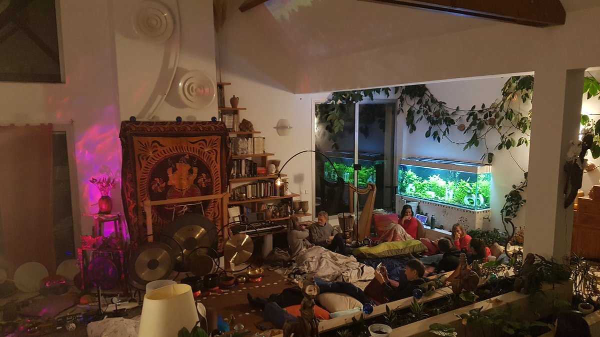 Ujjaya's tweet photo. #Sleepconcert #ambient #nuitmagique
Ujjaya en sleep concert, concert magique dans la nuit du 20 au 21/11 au St Jardin à St Rémy les Chevreuses .
https://t.co/paFdg8ylwu https://t.co/IUyaR0GIWb