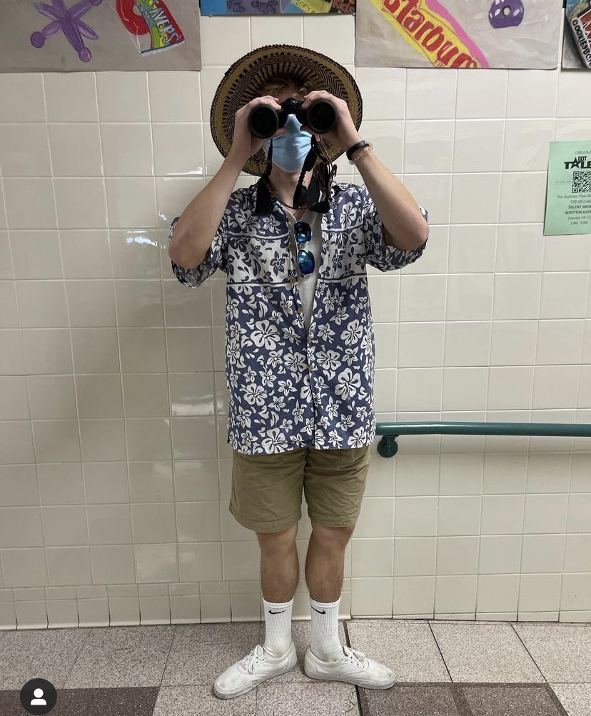 Look out for the tourists at UHS today! 🌎🥽 Don’t miss the Mr. Urbana pageant on Thursday night at 7pm!!