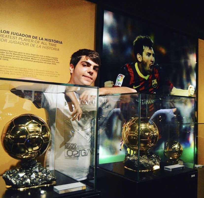 HulioGames's tweet photo. Pues ha ganado otro balón de oro un tal leo messi y ya van 7! Que locura #BallonDor #BallonDor2021 #BalondeOro #messi #Barca #BalonDeOro2021 #messideoro https://t.co/mVj1ji0DO7