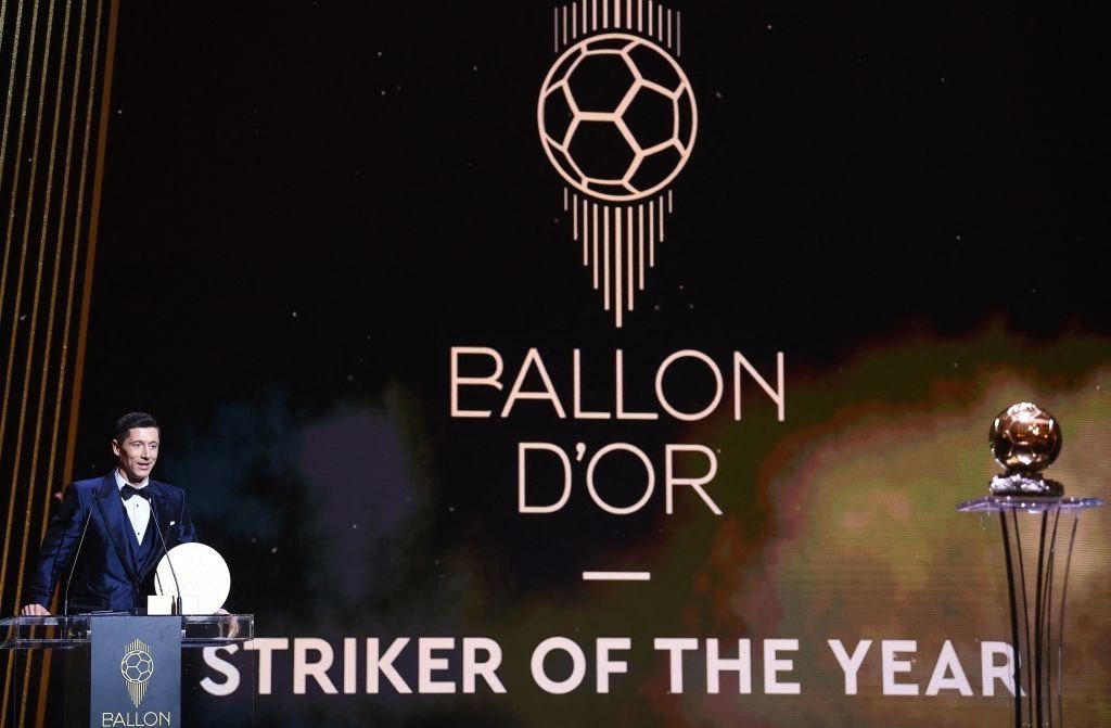 ➤ Ribéry robbed in 2013
➤ Neuer robbed in 2014
➤ Lewandowski robbed in 2020
➤ Lewandowski robbed in 2021

Bayern is the most robbed club in football history #BallonDor
