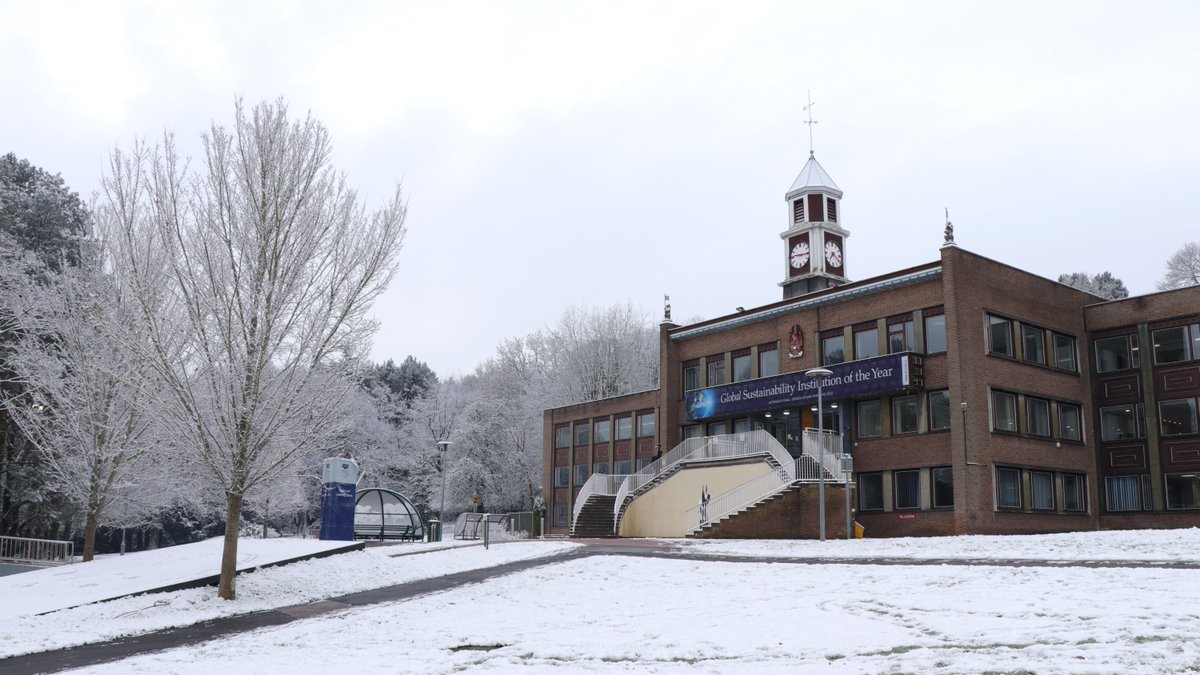KeeleUniversity's tweet photo. There's no place like Keele in the snow ❄️💙 #KeeleSnow https://t.co/aU4RehB2HZ