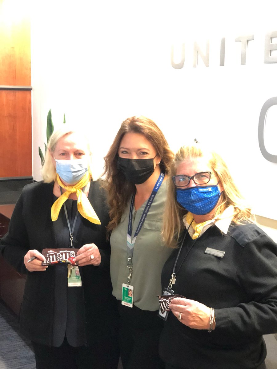 jwartner8's tweet photo. Moments that Matter are being created by Shelia & Leasha in IAH. Thanks for excellent customer experience✈️ #MMChallenge #PSProud @weareunited @Tobyatunited @GrewalMandee @KevinMortimer29 @jenny_connett @RMcNuttUA @DJBardlette https://t.co/zsvRFXFOBB