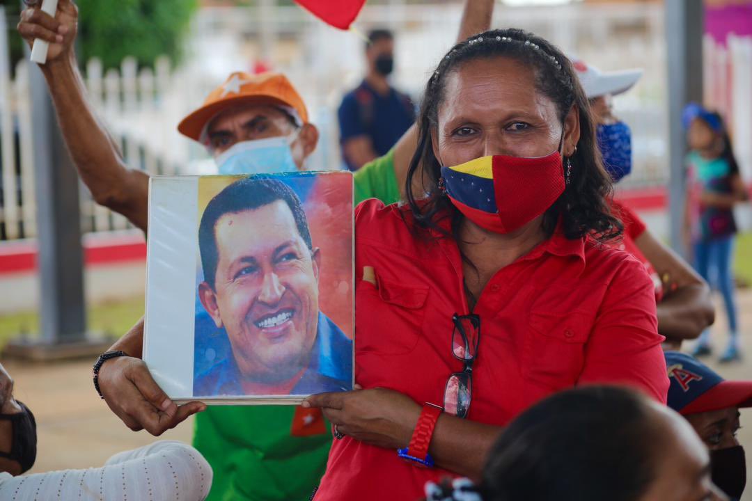 anztieneconque's tweet photo. #LoDijo @luismarcanos “Hoy decimos con más firmeza que nunca viendo a nuestro comandante Chávez: ¡Comuna o Nada!”

#AnzoáteguiPorLaRenovación 
#LuisMarcanoGobernador https://t.co/vu7LV13Wv3
