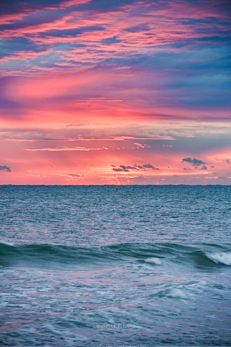 HlavsaDennis's tweet photo. The #sunrise was so colorful this morning that I had to share another pic. 
#PhotoOfTheDay #nikonphotography #PhotographyIsArt @AuthenticFL @VISITFLORIDA @ThePhotoHour @StormHour @321FlaSpaceGirl @FloridianCreat1 https://t.co/dH64udMyYy