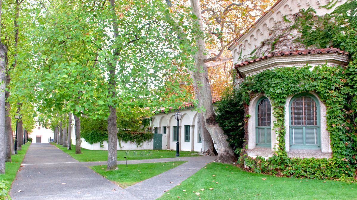 AAIHS's tweet photo. #Job Opening: Tenure Track Position in Modern United States History in the Interdisciplinary Humanities program at Scripps College (@scrippscollege) -- https://t.co/e1Jx257iR7 @BlkPerspectives https://t.co/U9jIhrdKXF